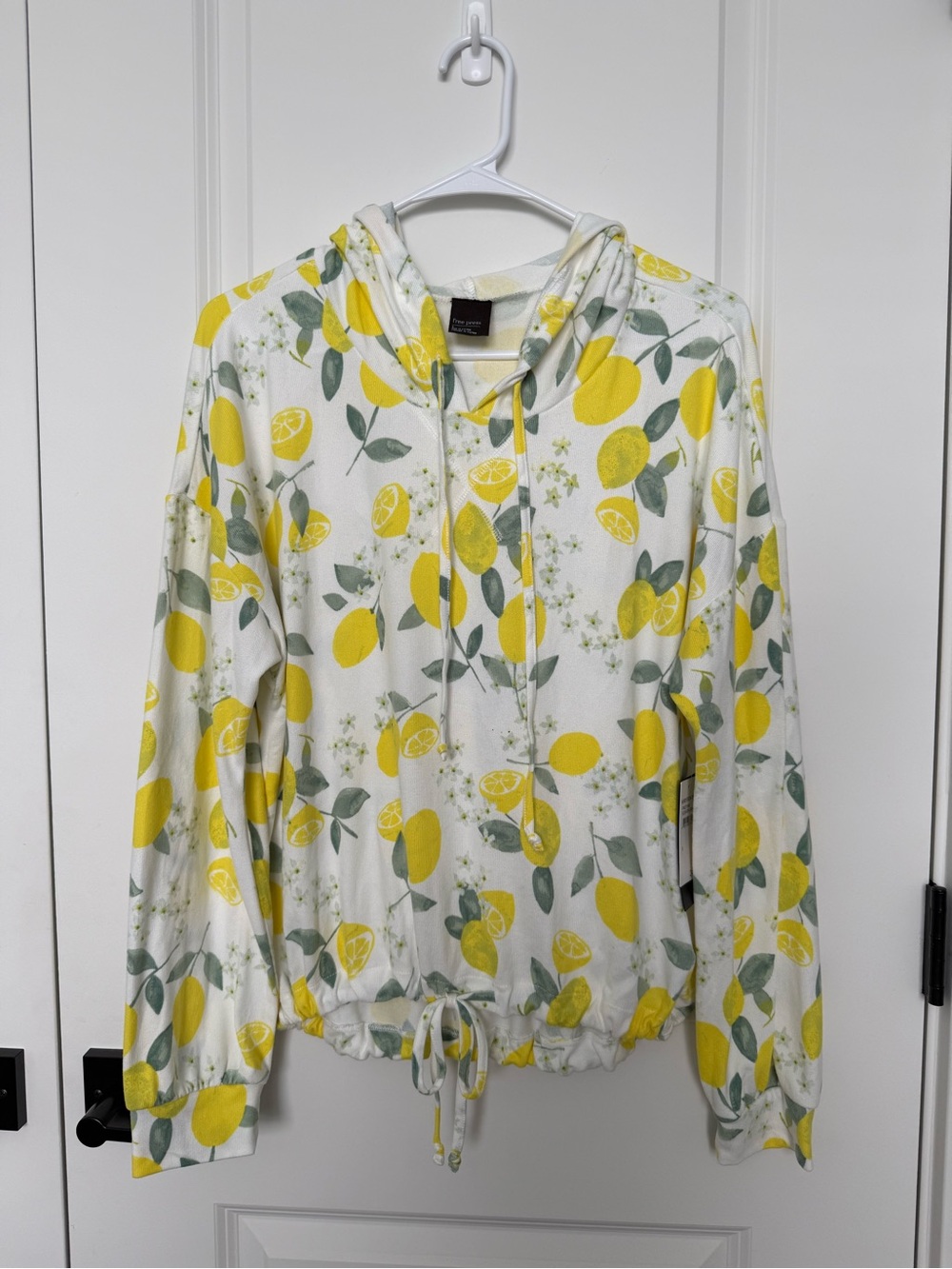 Free Press Lemon Lounge Set - Drawstring Hoodie and Matching shorts 🍋 - Picture 4 of 9